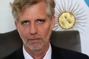 El Gobierno intensifica los recortes en la SIDE y planea el traslado de 500 agentes