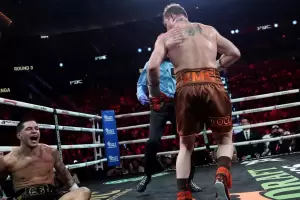 Canelo lvarez venci a Berlanga y retuvo los ttulos de campen supermediano