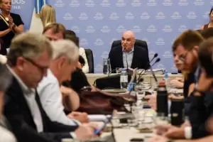 Con el pedido de que se presente Caputo, Diputados comenzar el debate del Presupuesto 2025