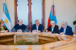 El Gobierno y la UNCA desarrollarn una aplicacin de Educacin Alimentaria