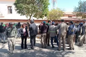 El municipio de Andalgal descontar los das no trabajados y crece la tensin