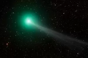 El Cometa del Siglo ya empieza a iluminar el cielo argentino: la mejor hora para observarlo