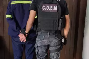 Aprehendieron a un hombre por robar una mochila