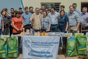 Entregan maquinaria y apoyo a productores del Este catamarqueo