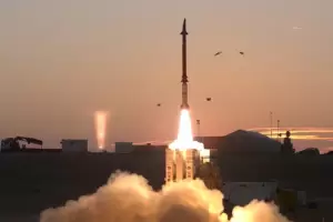 Israel intercept un misil de largo alcance de Hezbollah dirigido a Tel Aviv