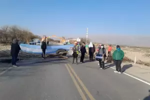 Santamarianos cortaron ruta y se reunieron con el CD por las facturas de la luz