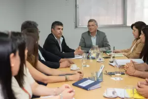 Reunin en el Senado por el Cdigo de Procedimientos Administrativos