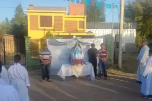 El obispo Urbanc cerr su visita a Beln en la comunidad de Londres