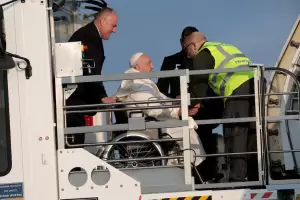 Francisco emprendi su viaje a Luxemburgo y Bruselas