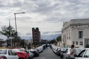 Todos contra Uber: taxistas protestaron, los recibi la comuna y habr baja de impuestos