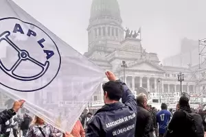 Dictan cautelar contra la esencialidad del transporte areo