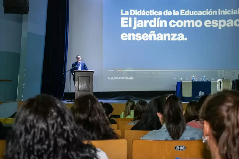 mas de 1.000 docentes de educacion inicial se actualizaron en didactica del nivel