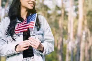 Quines no necesitan rendir el examen de ingls para la ciudadana en EE.UU?