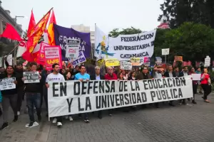 Docentes universitarios lanzaron un paro nacional de una semana