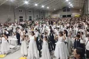 Alrededor de 170 ni�os recibieron su Primera Comuni�n en Valle Chico