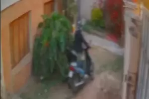 Qued registrado: robo una moto y lo filmaron