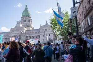 La oposicin presiona para sesionar en contra del veto de Javier Milei