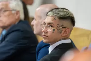 L-Gante ser inhabilitado para manejar tras mostrarse al volante sin cinturn