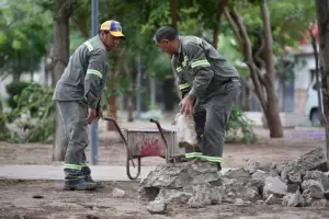 Saadi supervis avances en la plaza del barrio Eva Pern
