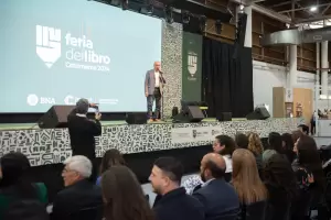 Dusso destac el trabajo de los ministerios y UNCa en la Feria del Libro