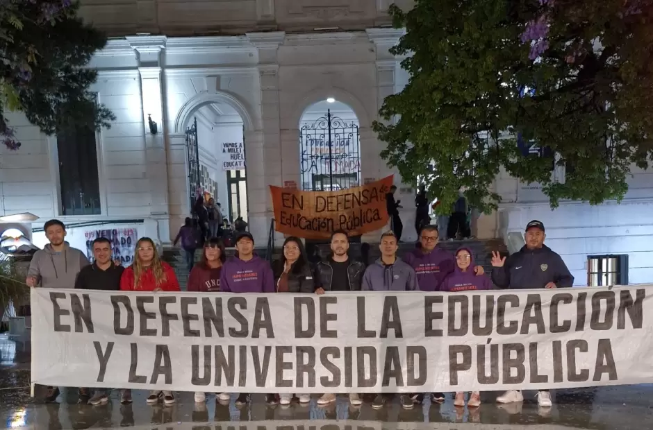 Toma de al UNCa este jueves