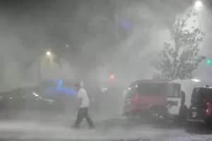 Dos muertos y al menos cinco heridos tras el paso del huracn Milton