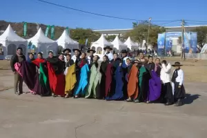 El Ballet de Adultos F.M.E  y Alma de Horizonte presentes en la Feria del Libro