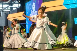 Ms de mil chicos le dieron color al primer da del Ponchito