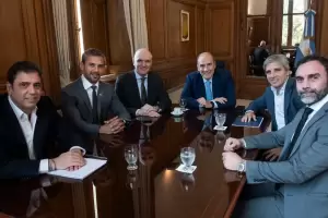Con miras al Presupuesto, La Casa Rosada negocia con gobernadores peronistas