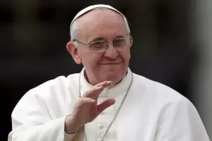 Francisco le envi un saludo a Isabel Pern: "La recuerdo siempre"