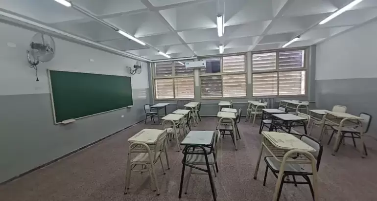 Escuela Gdor Jos� Cubas renovada