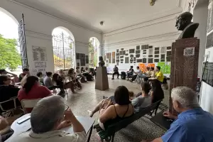 La toma de la UNCA: clases pblicas, apoyo de los docentes y olla popular