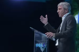 Luis Caputo asegur que: "Nuestro Presidente es la voz ms escuchada del mundo"