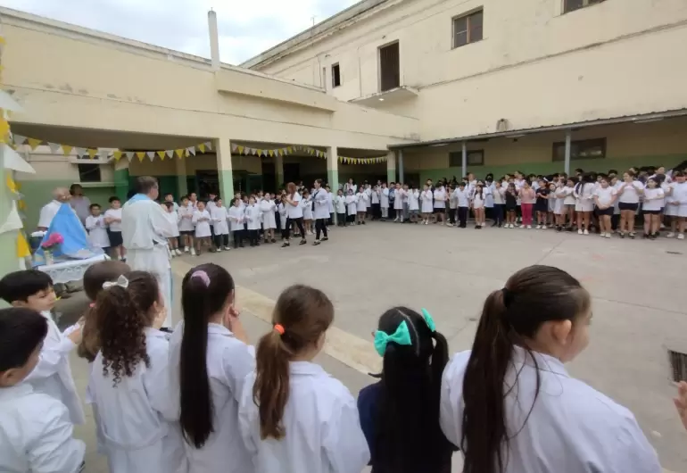 virgen escuela clara j