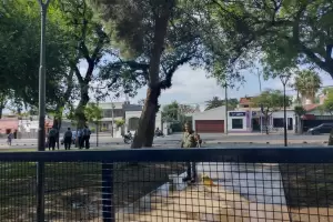 Llega Martn Menem y vallan el acceso a la Casa de la Libertad