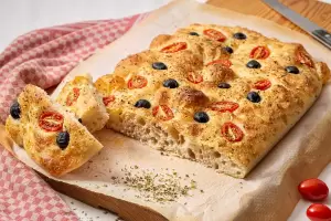Paso a paso, cmo hacer focaccia, el pan lleno de sabores y con 8 ingredientes