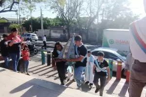 La escuela Barrio Apolo recibi a la Virgen del Valle