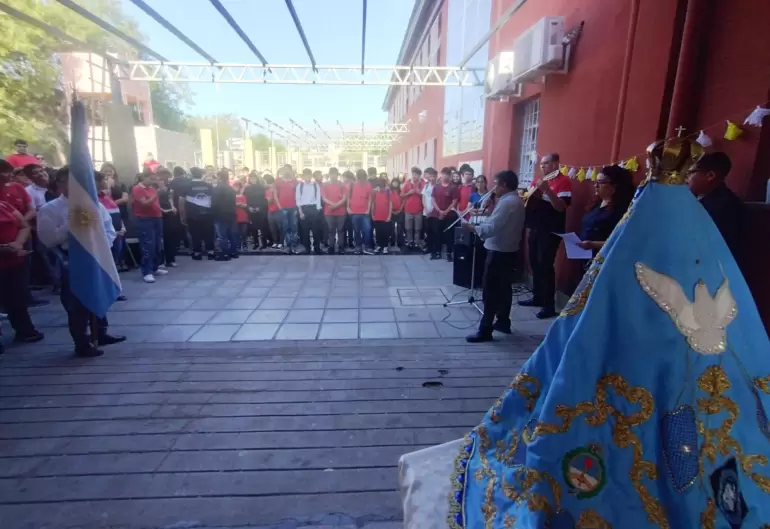 virgen visita escuela apolo