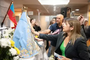 La Virgen visit la sede del Poder Legislativo Provincial