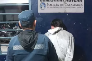 Lo encontraron con un parlante y lo detuvieron
