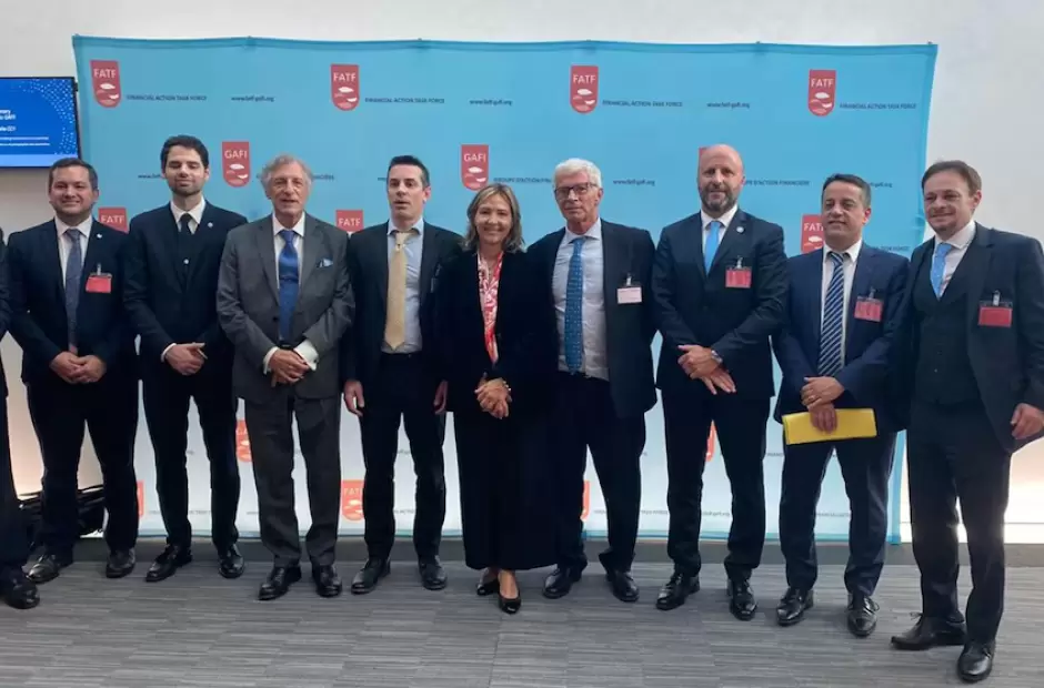 La comitiva argentina recibi� el resultado de la votaci�n en Par�s.