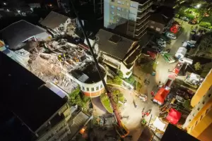 Derrumbe en Villa Gesell: encontraron otro cuerpo entre los escombros