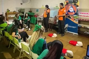 Capacitaci�n en el Colegio Montessori sobre gesti�n de riesgos