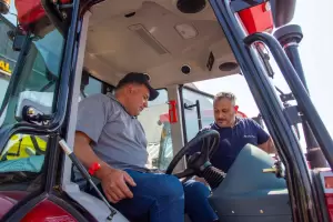 Culmin la capacitacin en manejo y mantenimiento de tractores