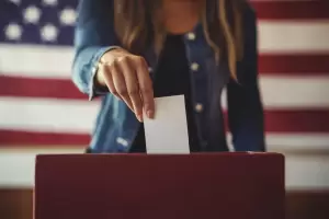 Elecciones en EEUU: Qu estados exigen a los empleadores dar tiempo libre para votar?