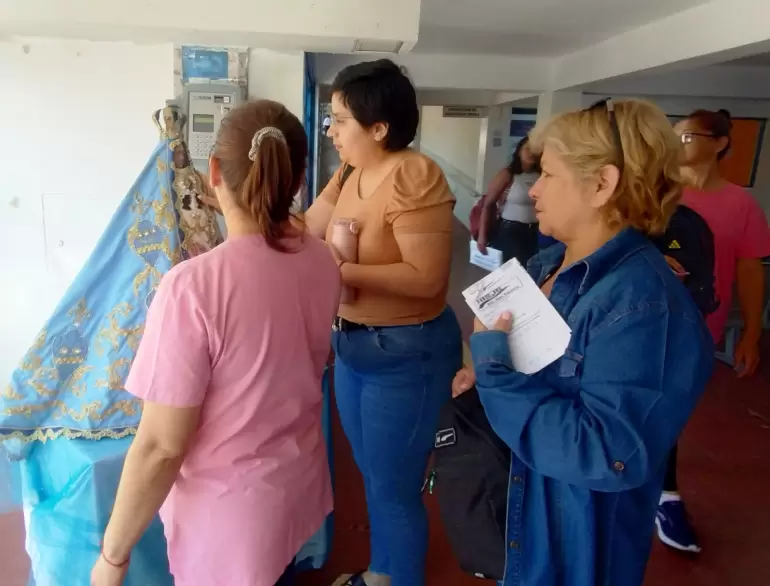 virgen visita instituciones