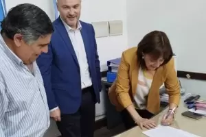 Control del agua potable: El ENRE y Salud firmaron convenio de asistencia tcnica