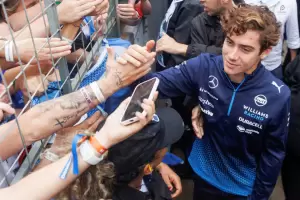 GP Australia: la bandera de hinchas argentinos para Colapinto