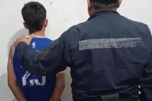 Aprehenden a un arrebatador y recuperan elementos sustra�dos