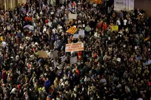 Una multitud march pidiendo justicia por las vctimas de la DANA y pidieron la dimisin de Mazn